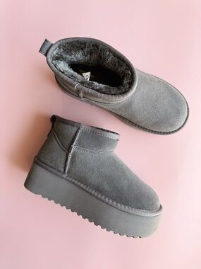 Sz 5.5 Project Cloud Grey ‘Huggy’ Lightweight Platform Leather Ankle Booties EUC